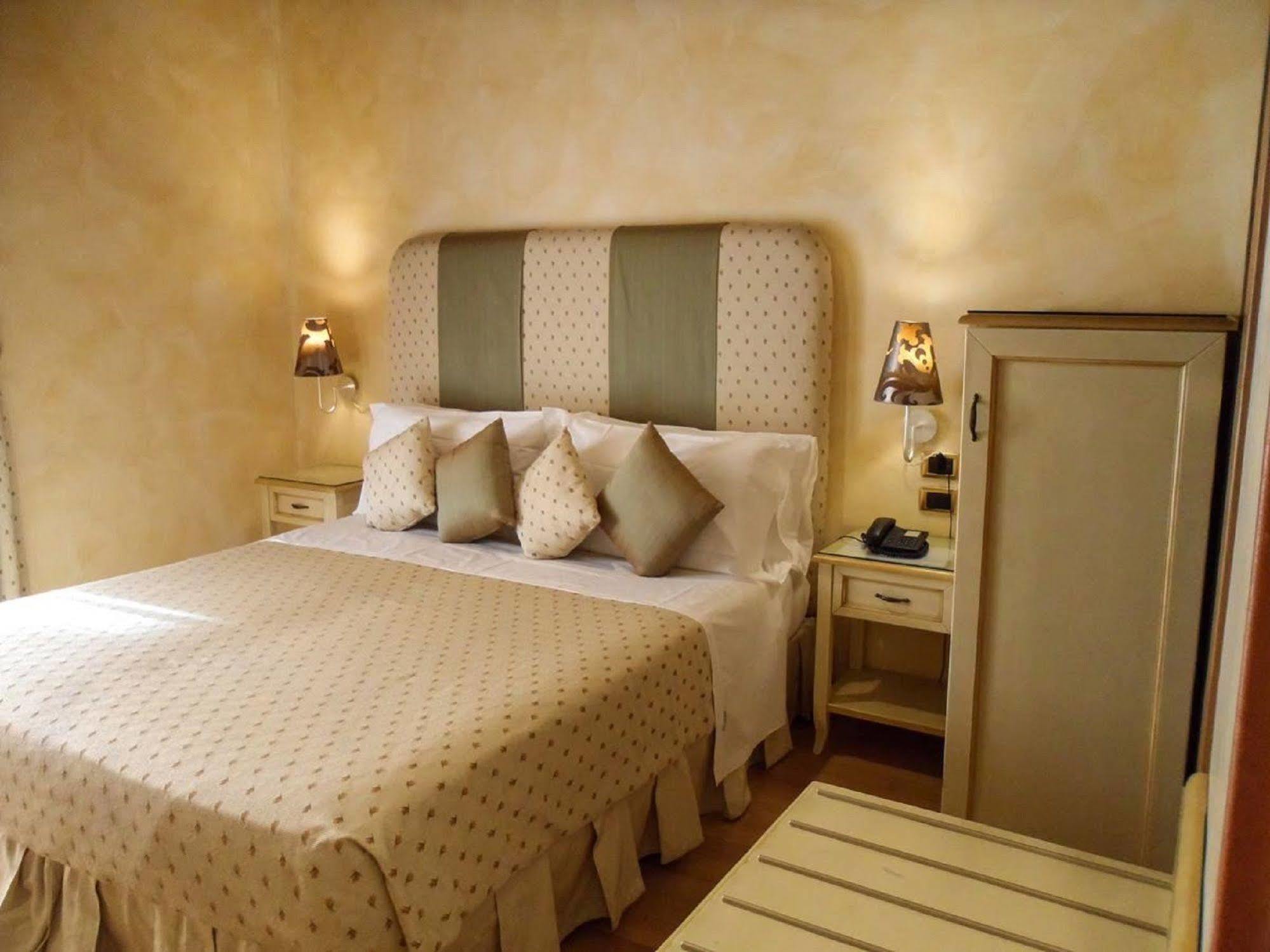 Condotti Rooms Rome Luaran gambar